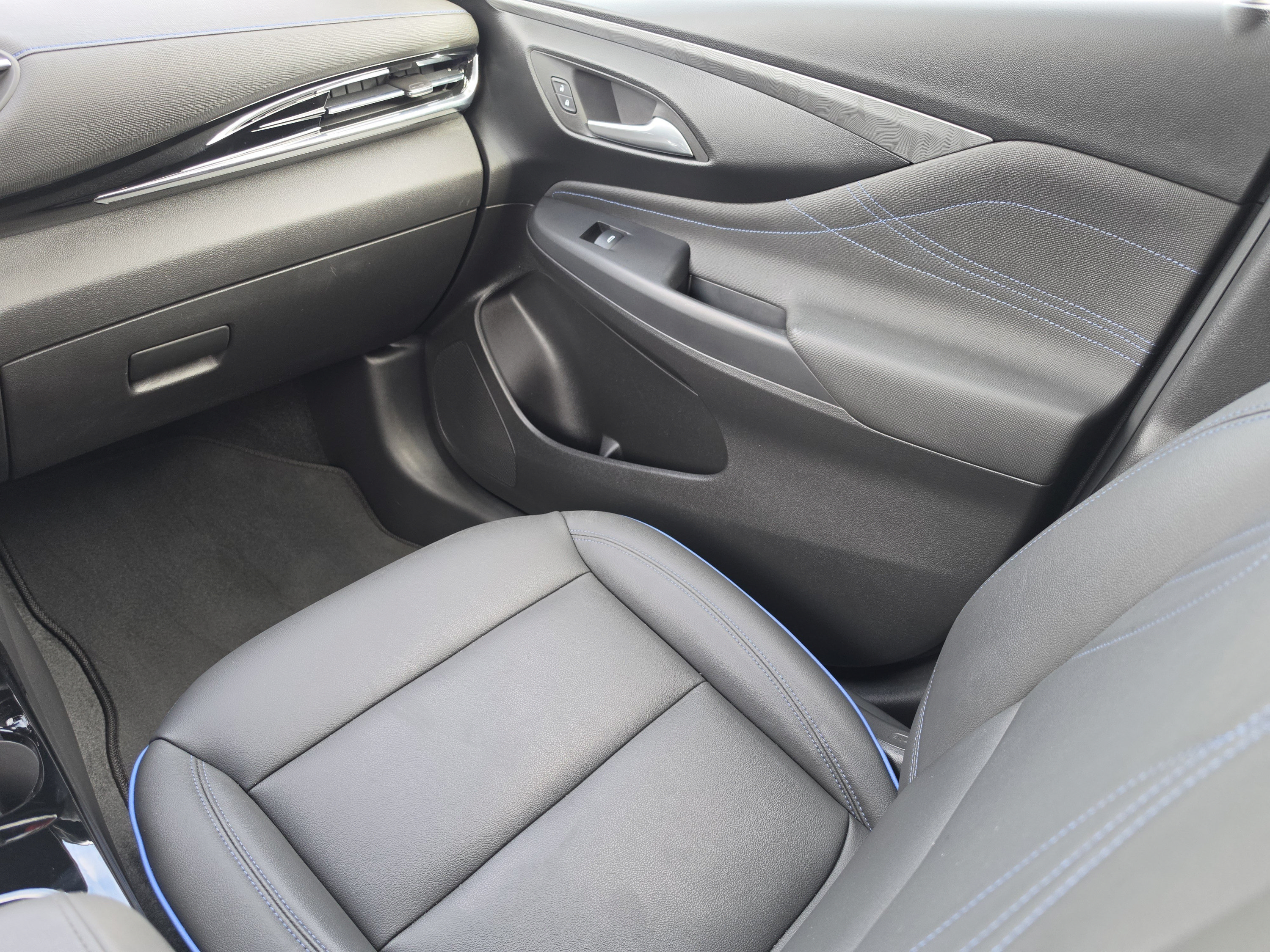 Used 2024 Buick Envista Sport Touring w/ Convenience I Package FWD image 22