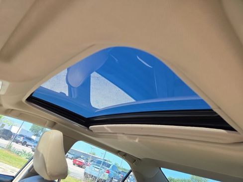 Used 2014 Toyota Camry XLE w/ Leather Package FWD image 3