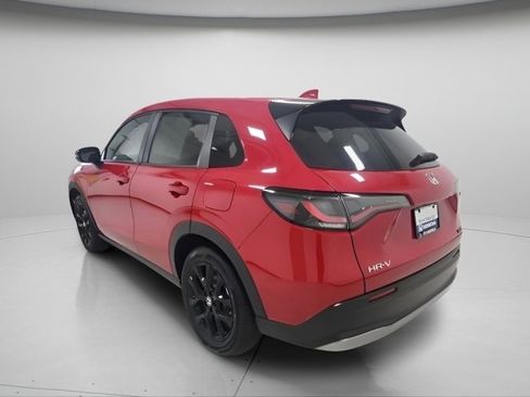 Used 2025 Honda HR-V Sport image 9