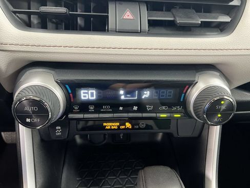 Used 2022 Toyota RAV4 XLE w/ Convenience Package AWD/4WD image 16