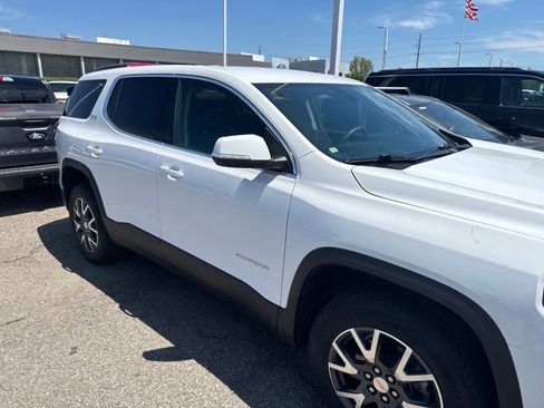 Used 2021 GMC Acadia SLE w/ LPO, Floor Liner Package AWD/4WD image 9