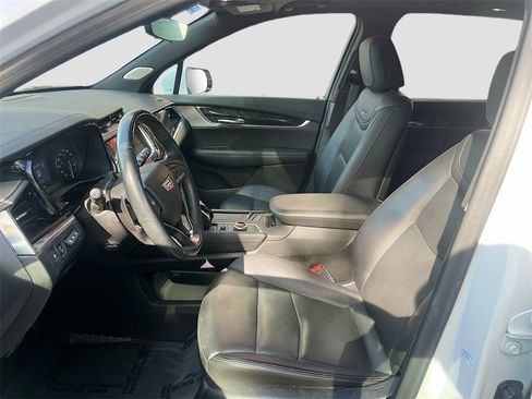 Used 2022 Cadillac XT6 Premium Luxury w/ Technology Package image 22