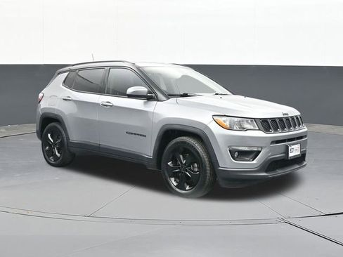 Used 2019 Jeep Compass Altitude image 1