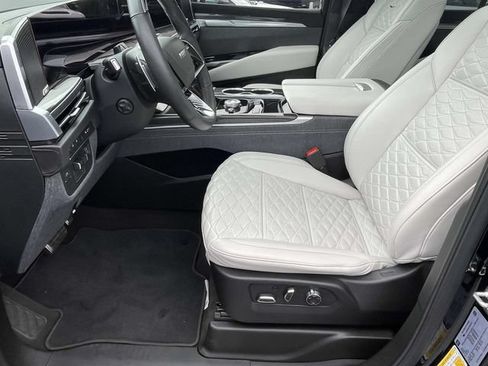 Used 2026 Cadillac Escalade V w/ LPO, ONYX Package AWD/4WD image 15