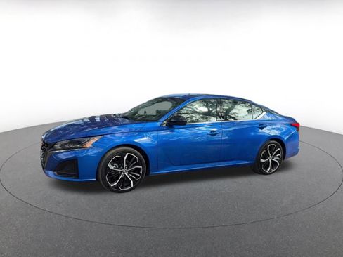 Used 2025 Nissan Altima 2.5 SR image 8