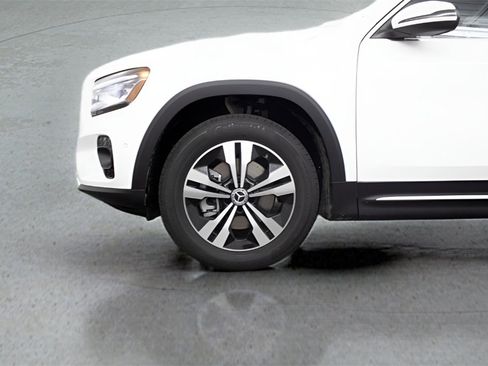 Used 2025 Mercedes-Benz GLB 250 image 12