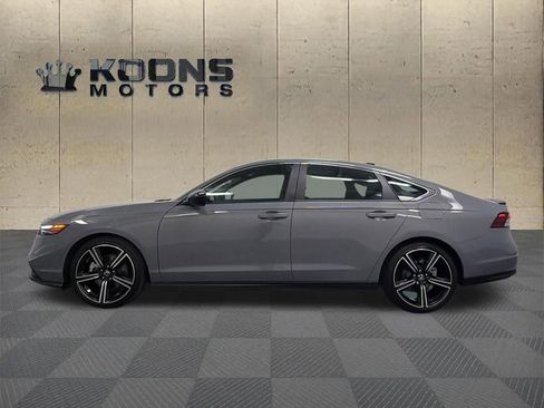 Used 2025 Honda Accord Sport image 4