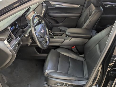 Used 2018 Cadillac XT5 Luxury w/ Driver Awareness Package image 5