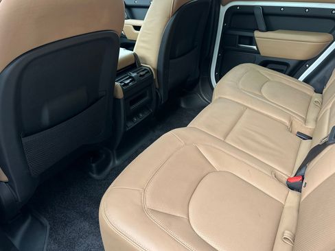 Used 2025 Land Rover Defender 110 S image 26