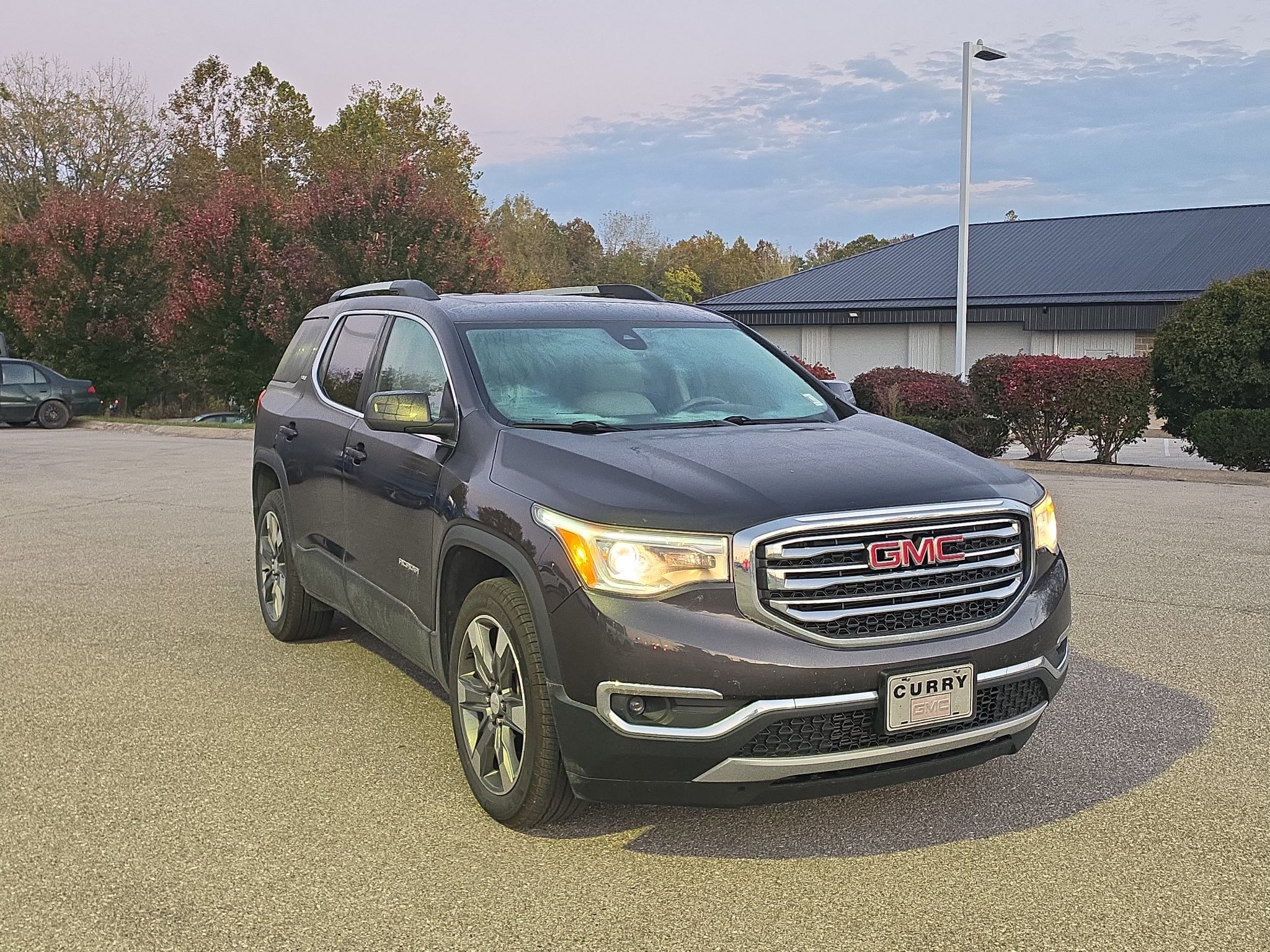Used 2017 GMC Acadia SLT AWD/4WD image 1