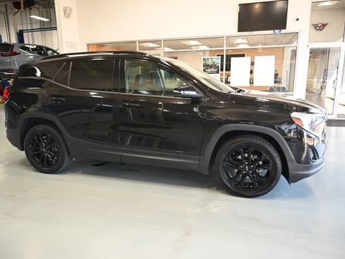 Used 2020 GMC Terrain SLT w/ Elevation Edition FWD image 4