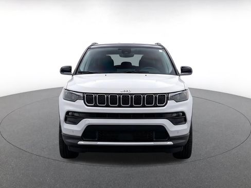 Used 2025 Jeep Compass Limited AWD/4WD image 2