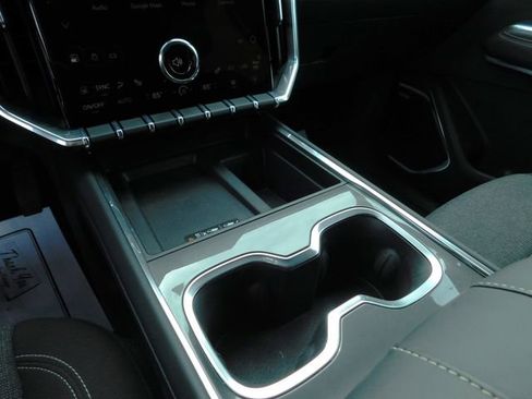 Used 2025 GMC Acadia Elevation image 31