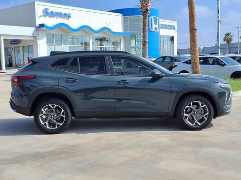 Used 2026 Chevrolet Trax LT w/ Driver Confidence Package FWD image 8