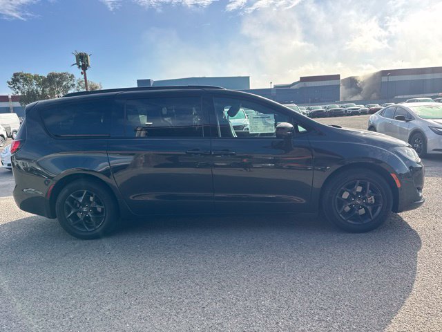 Used 2019 Chrysler Pacifica Touring-L Plus w/ Advanced Safetytec Group FWD image 4