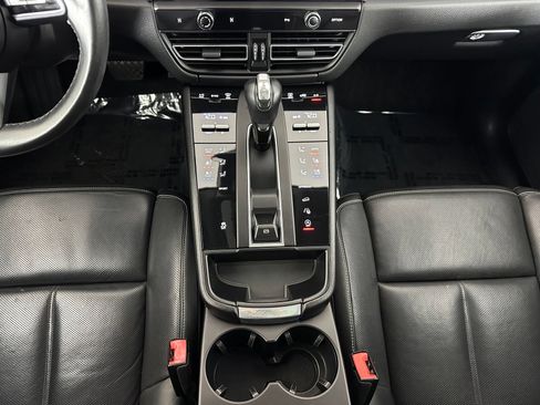Used 2022 Porsche Macan AWD/4WD image 17