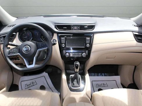 Used 2020 Nissan Rogue SV image 22