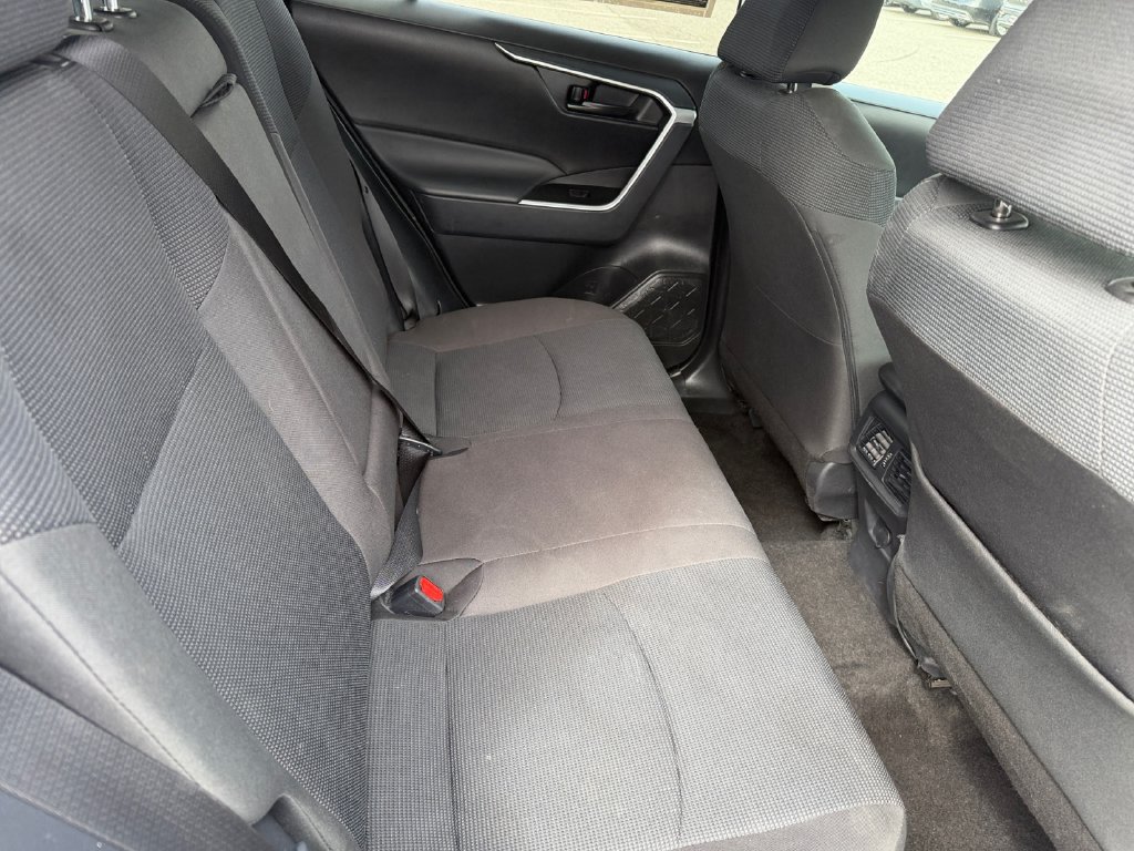 Used 2025 Toyota RAV4 LE AWD/4WD image 20