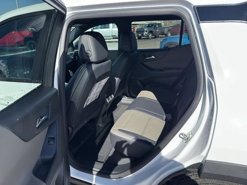 New 2026 Chevrolet Equinox LT w/ Convenience Package II image 20