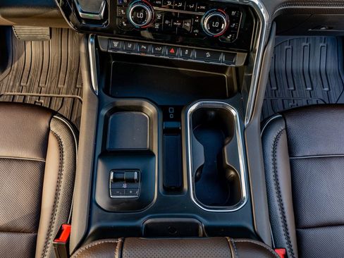 Used 2024 GMC Sierra 2500 Denali w/ Denali Reserve Package image 27