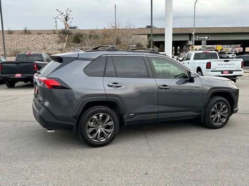 Used 2023 Toyota RAV4 XLE Premium image 5