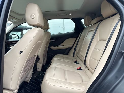 Used 2017 Jaguar F-PACE Prestige image 28