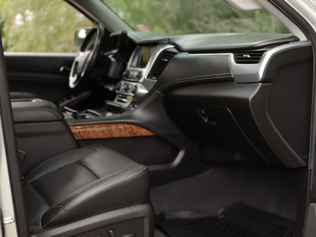 Used 2019 Chevrolet Tahoe Premier AWD/4WD image 38