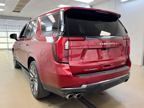 Used 2025 GMC Yukon Denali Ultimate w/ LPO, Floor Liner Package image 7