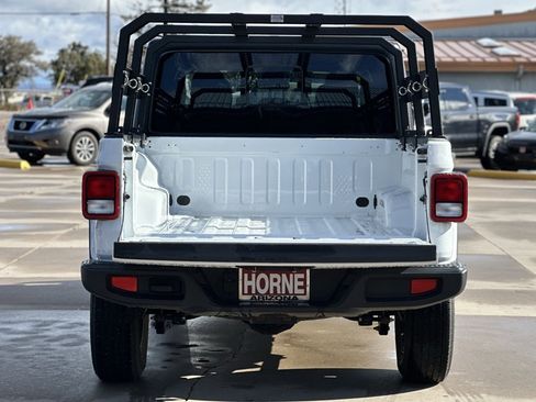 Used 2025 Jeep Gladiator Sport image 11