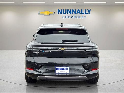 New 2025 Chevrolet Equinox EV LT w/ Convenience Package II image 4