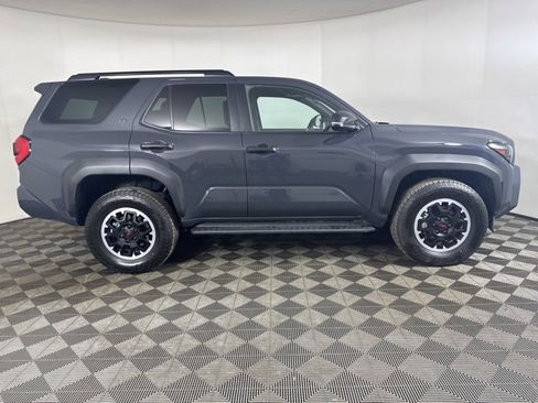 Used 2025 Toyota 4Runner TRD Off-Road image 2