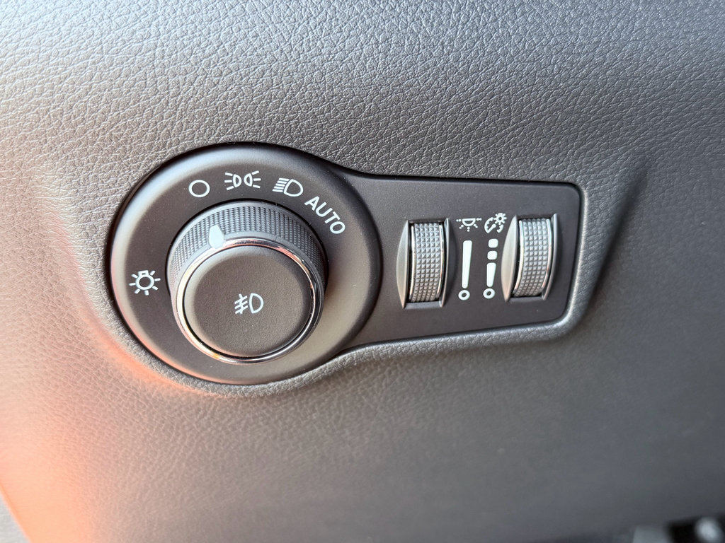 New 2026 Jeep Compass Latitude AWD/4WD image 11
