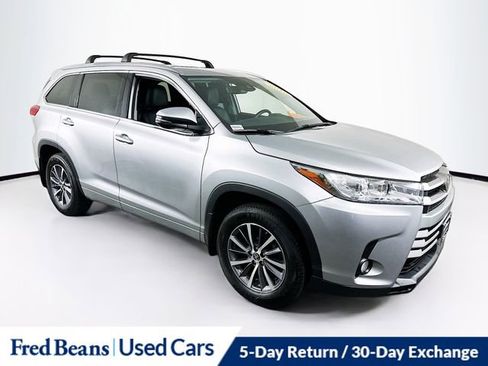 Used 2018 Toyota Highlander XLE AWD/4WD image 35