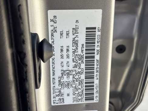 Used 2020 Toyota Tacoma TRD Off-Road w/ Technology Package AWD/4WD image 28