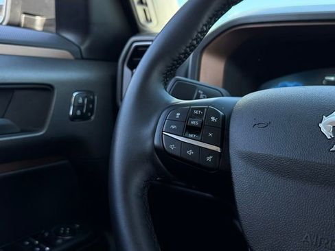 Used 2025 Ford Bronco Sport Outer Banks w/ Outer Banks Tech Package+ AWD/4WD image 10