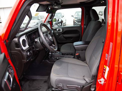 Used 2024 Jeep Wrangler Unlimited AWD/4WD image 20