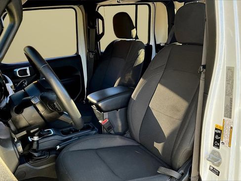 Certified 2022 Jeep Gladiator Sport image 19