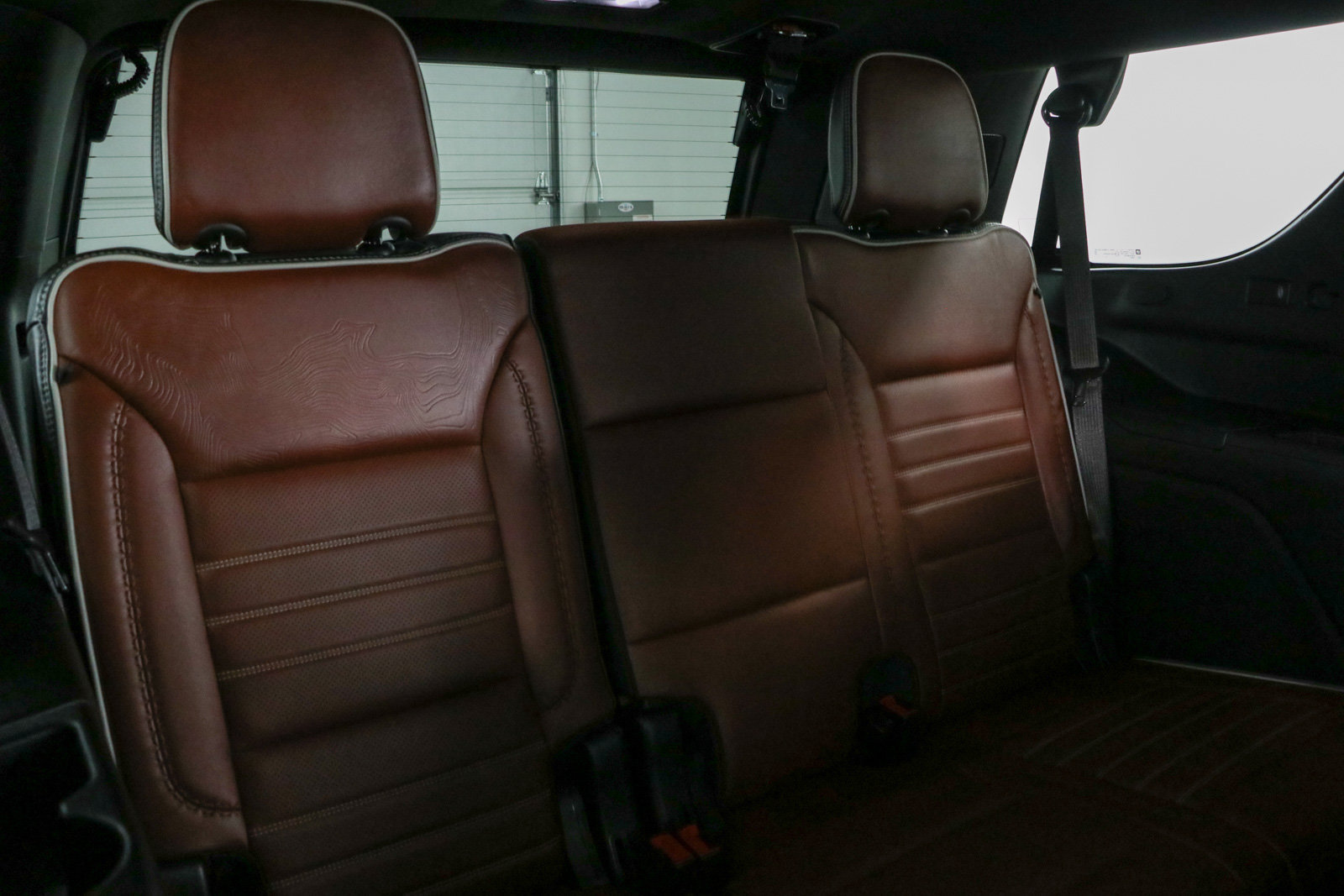 Used 2023 GMC Yukon Denali Ultimate AWD/4WD image 34