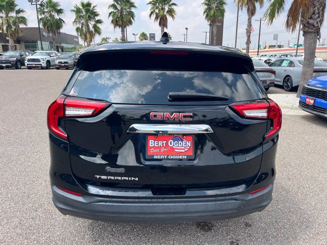 Used 2024 GMC Terrain SLE w/ LPO, Floor Liner Package FWD image 5