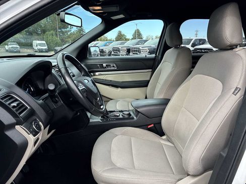 Used 2019 Ford Explorer XLT w/ Equipment Group 201A AWD/4WD image 13