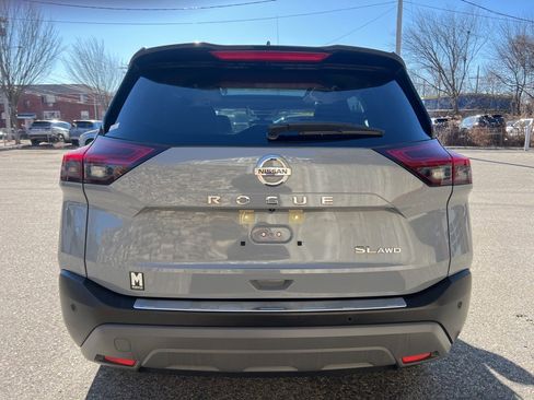Used 2021 Nissan Rogue SL w/ Premium Package image 4
