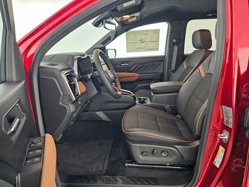 New 2025 GMC Canyon AT4 w/ Nightfall Edition image 20