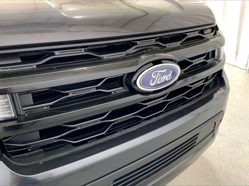 Used 2024 Ford Expedition Limited image 7