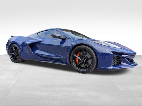 Used 2025 Chevrolet Corvette E-Ray w/ Stealth Interior Trim Package image 1