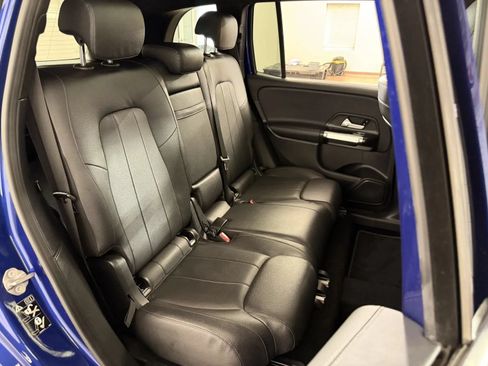 Used 2021 Mercedes-Benz GLB 250 4MATIC image 35