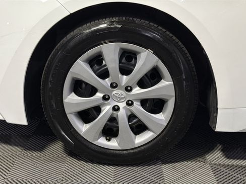 Used 2025 Toyota Corolla LE FWD image 15