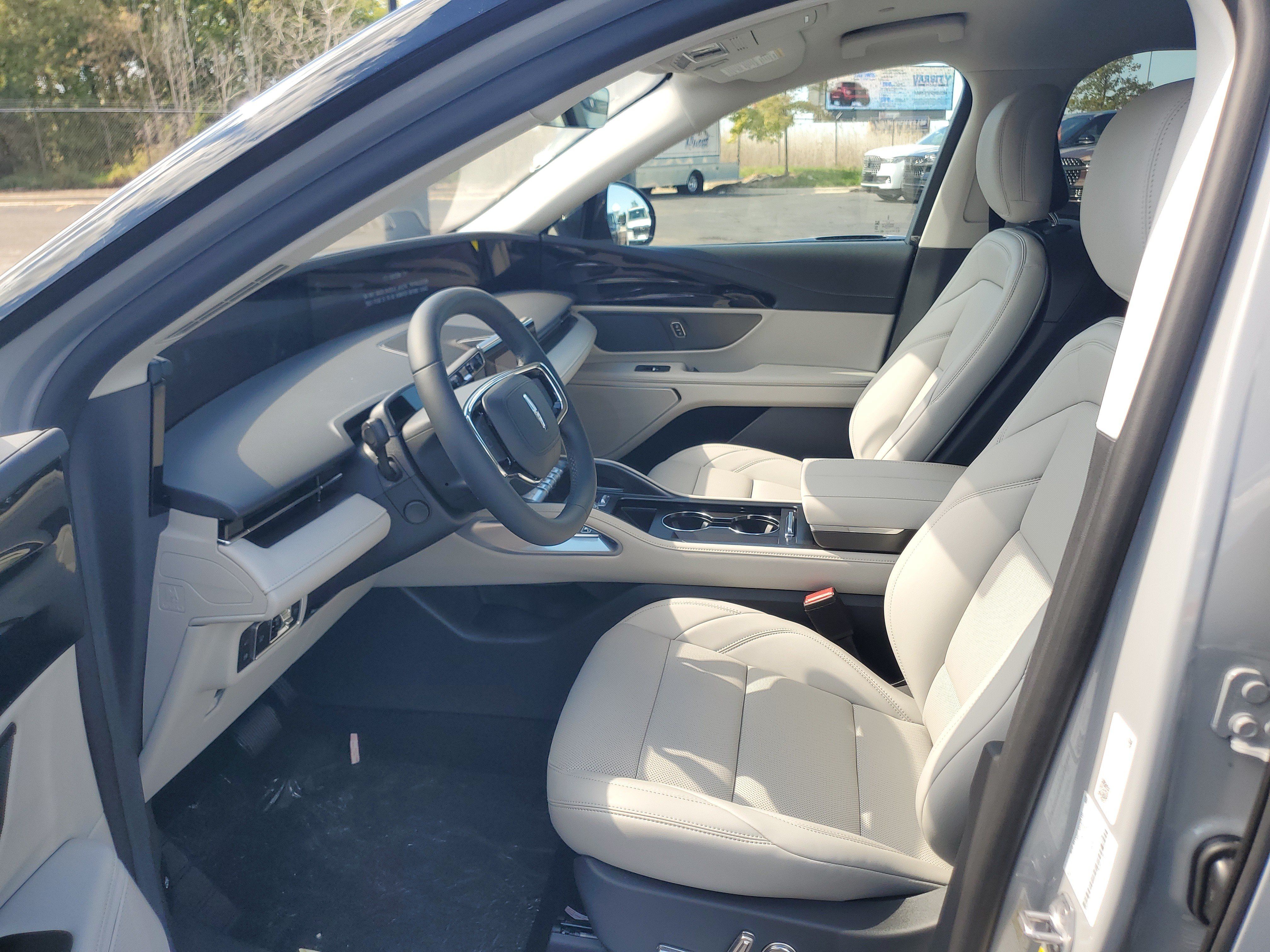 New 2026 Lincoln Nautilus Premier AWD/4WD image 10