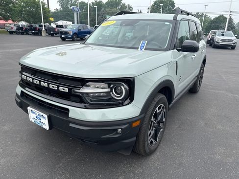 Used 2023 Ford Bronco Sport Outer Banks w/ Tech Package AWD/4WD image 3