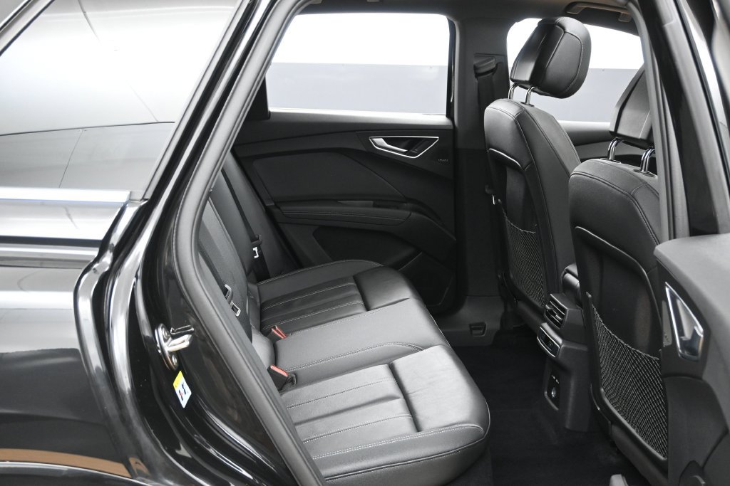 Used 2024 Audi Q4 e-tron Prestige AWD/4WD image 26