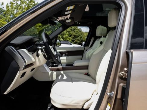 New 2026 Land Rover Range Rover Long Wheelbase SE AWD/4WD image 4